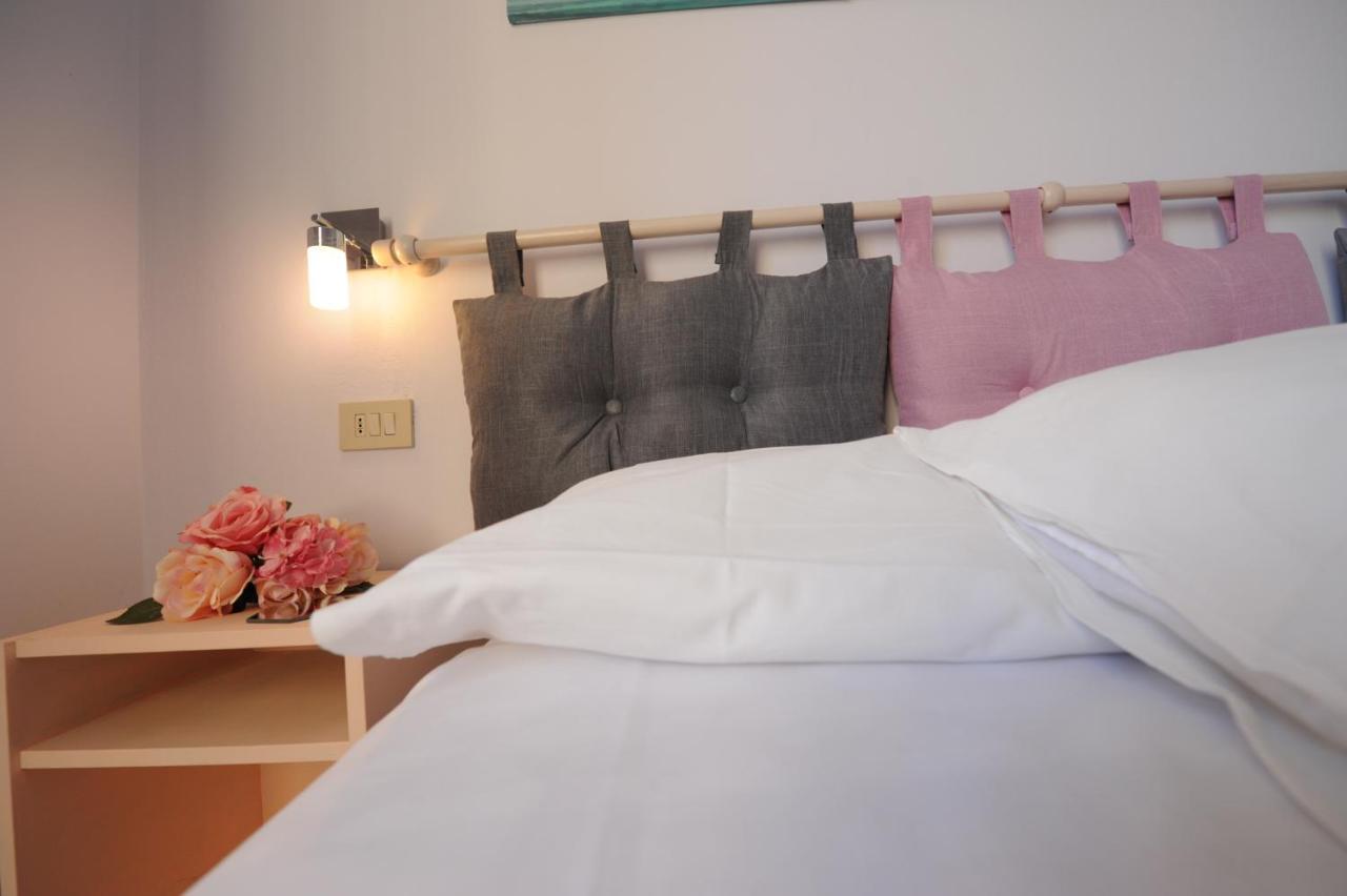 Hotel Le Giare マリーナ・ディ・ピエトラサンタ エクステリア 写真