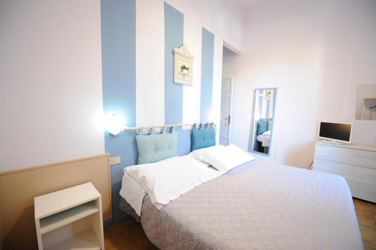 Hotel Le Giare マリーナ・ディ・ピエトラサンタ エクステリア 写真